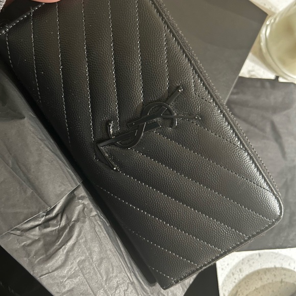 Yves Saint Laurent Black Chevron Leather Wallet - Picture 1 of 2